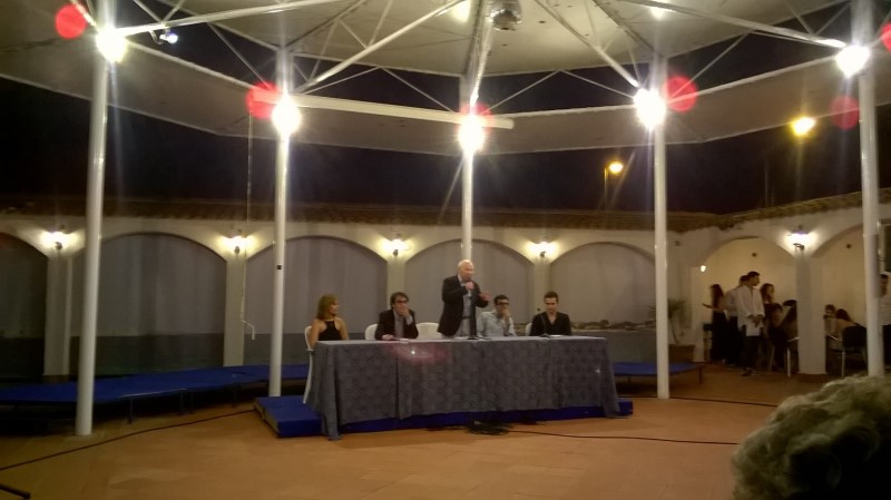 Siracusa. Gli allievi dell’Accademia d’Arte del Dramma Antico, hanno reso omaggio, ieri sera, ad Enrico Di Luciano