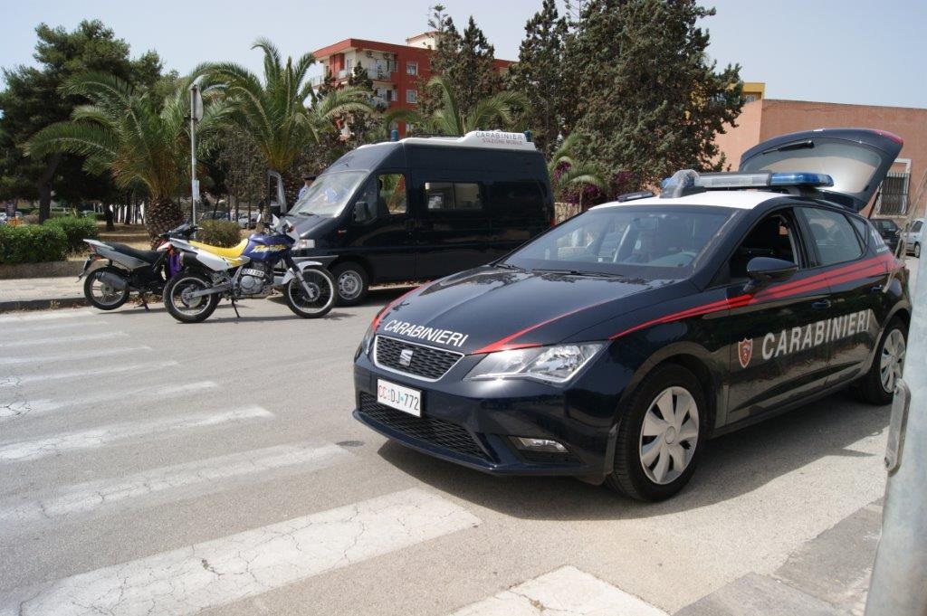 Siracusa, controlli stradali: stamattina i Carabinieri hanno effettuato numerose contravvenzioni per l’uso del telefono cellulare, mancato uso delle cinture e del casco