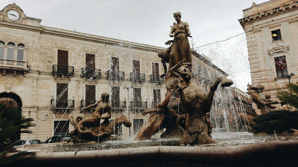 Siracusa. Parcheggio viale dei Lidi abbandonato, l’associazione Io Amo Fontane Bianche: “un bando di gara deciderà la gestione”