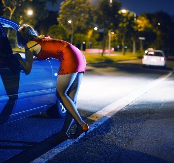 Rosolini, estorceva denaro a una prostituta minacciandola con un coltello: arrestato