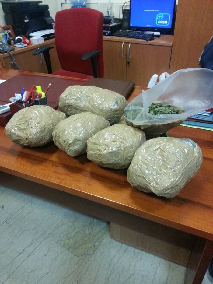 Catania. Le Fiamme Gialle sequestrano oltre 3 chili di marijuana e arrestano un uomo