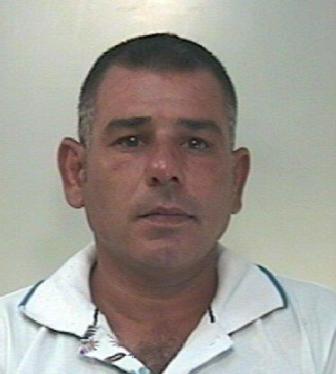 Avola, donna perseguitata da figlio ed ex compagno: insulti e percosse per una 37enne