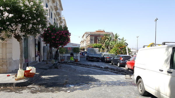 Siracusa, lavori in corso per la nuova Ztl: i commercianti in via dei Mille sono sotto “assedio”