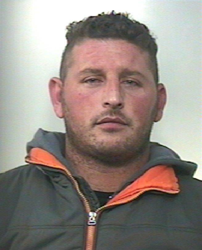 Noto, hashish e cocaina nascosta in cucina: arrestato spacciatore dai Carabinieri