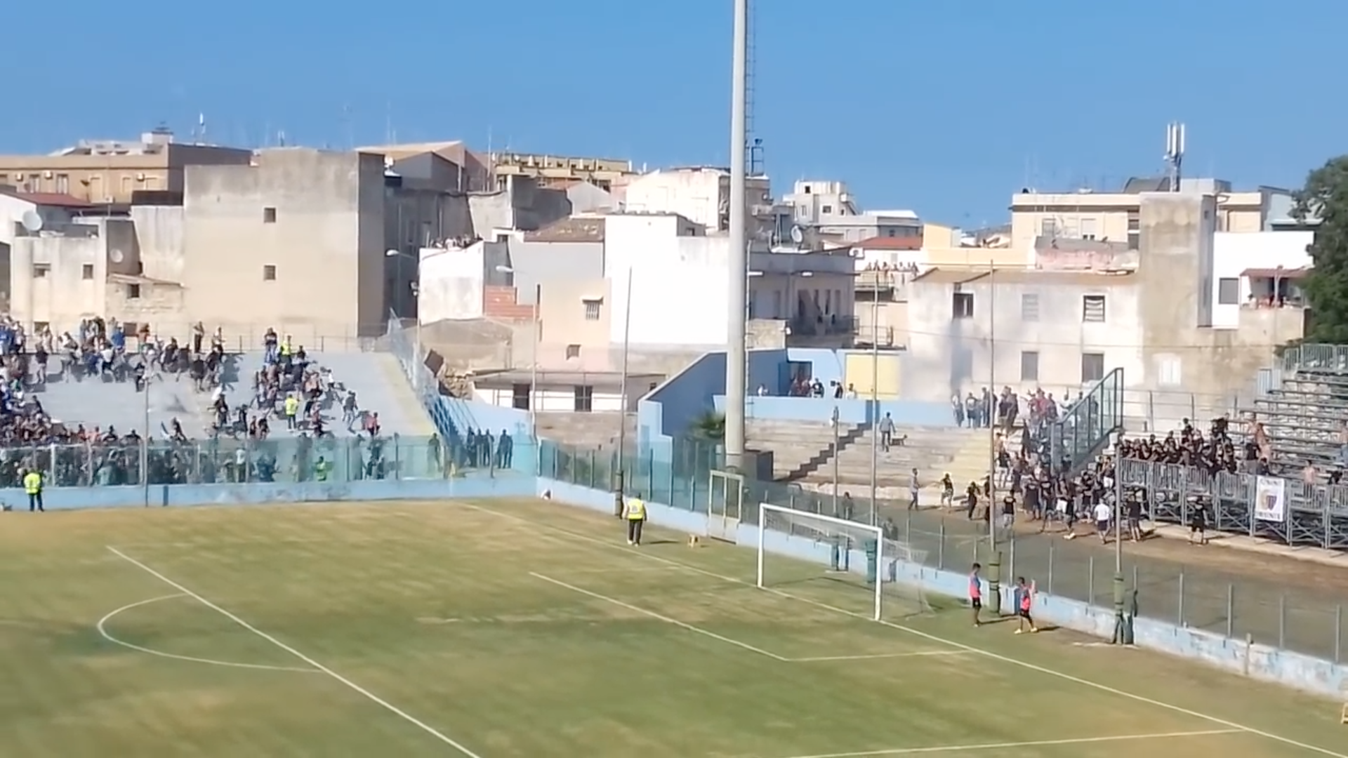 Incidenti durante la partita di calcio Siracusa vs Catania. Denunciate quattro persone