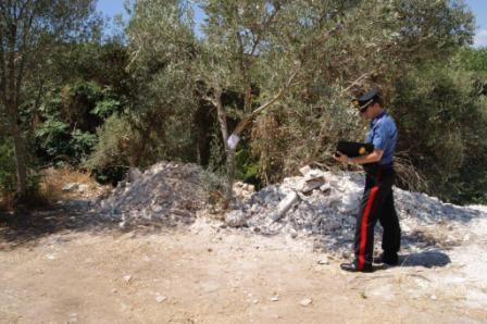 Canicattini Bagni. I Carabinieri sequestrano un terreno privato adibito a discarica