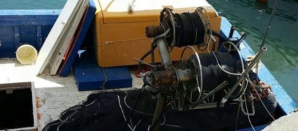 incendio peschereccio - siracusatimes