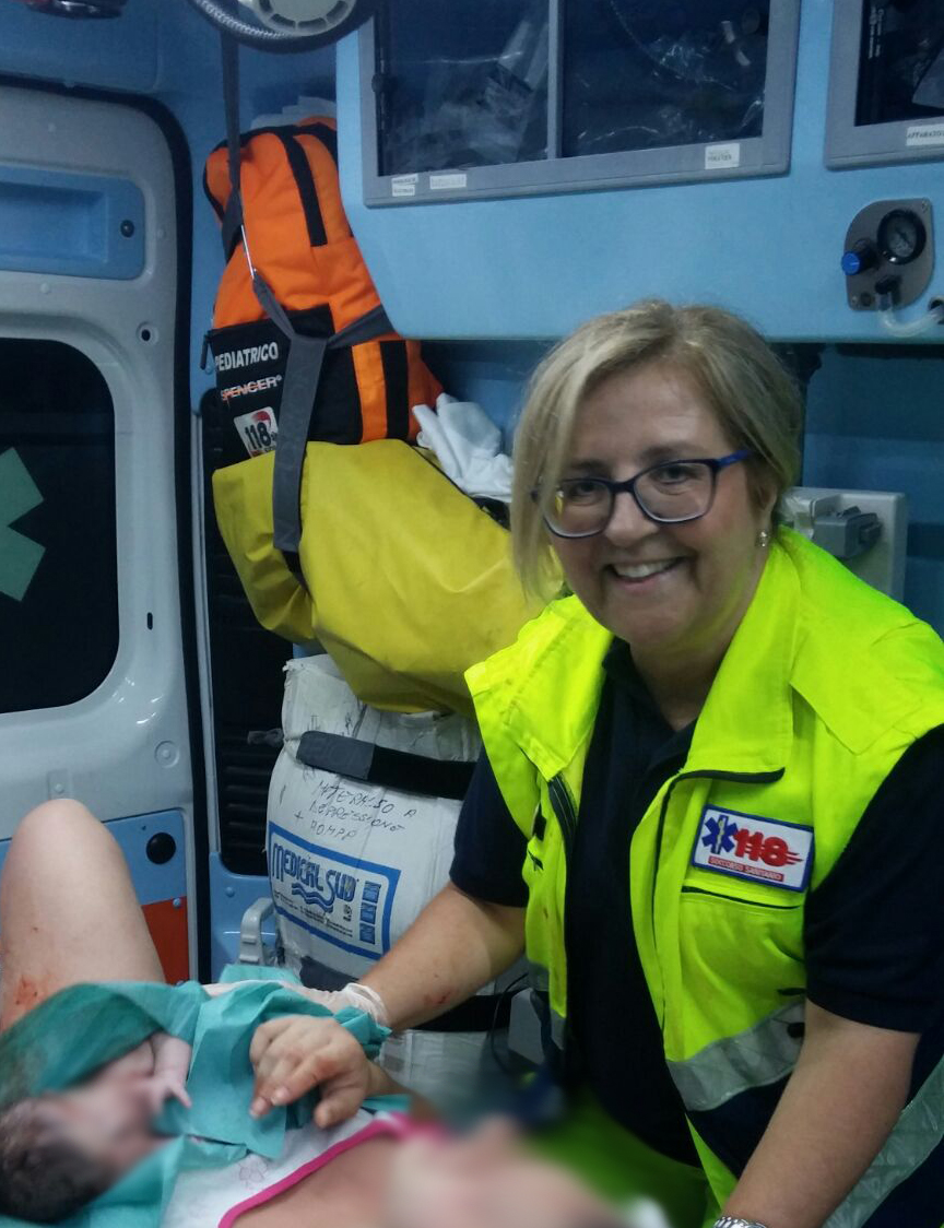 Sortino: fiocco azzurro sull’ambulanza. Donna partorisce lungo il tragitto verso Siracusa