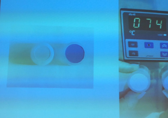 Il “Biotappo” per verifcare la qualità della bevanda: se resta chiaro ok, se cambia colore no