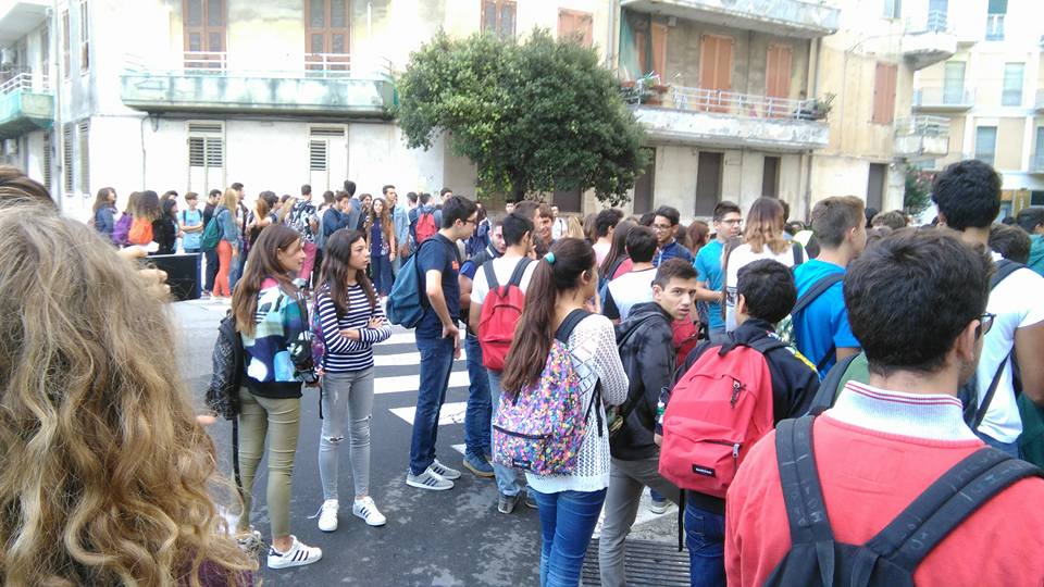 Siracusa. Liceo Corbino nel degrado, bagni chiusi per mancanza personale di pulizie. Studenti: “solo due o tre in tutto il plesso”
