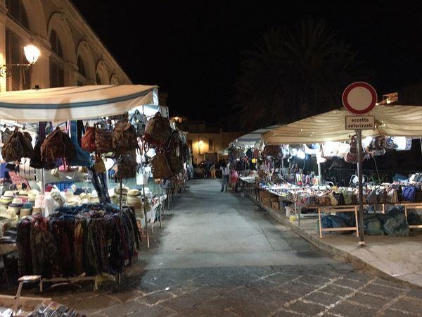 Siracusa, il mercato etnico serale cambia sede, l’assessore Scrofani pensa a piazza Santa Lucia tra le nuove destinazioni