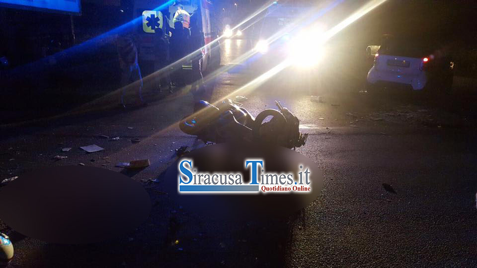 Siracusa, Schianto tra auto e scooter nella notte: tre persone coinvolte, uno è grave