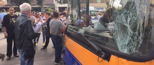 incidente-bus-auto-palermo-siracusatimes