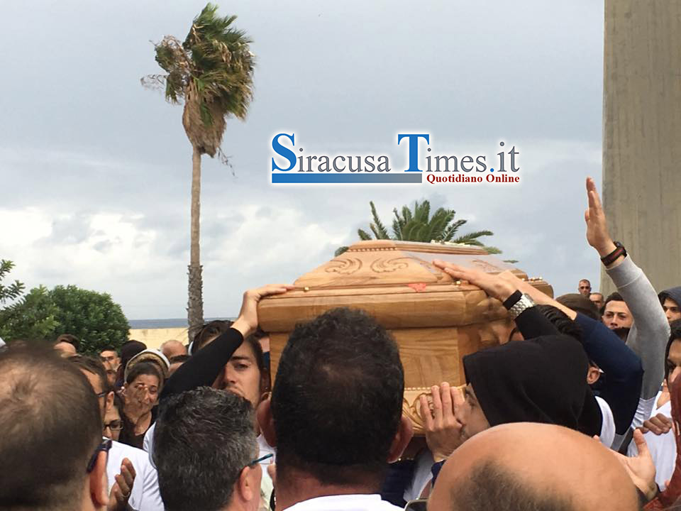 Siracusa, il commosso addio a Martino Orvieto