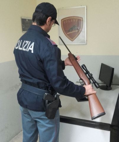 Siracusa. La Polizia di Stato denuncia quattro persone per il reato di porto di oggetti atti ad offendere