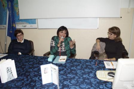 Siracusa. Presentato all’Istituto “L.Einaudi” il romanzo di Rosanna Vivacqua “Intrigo di Anime”