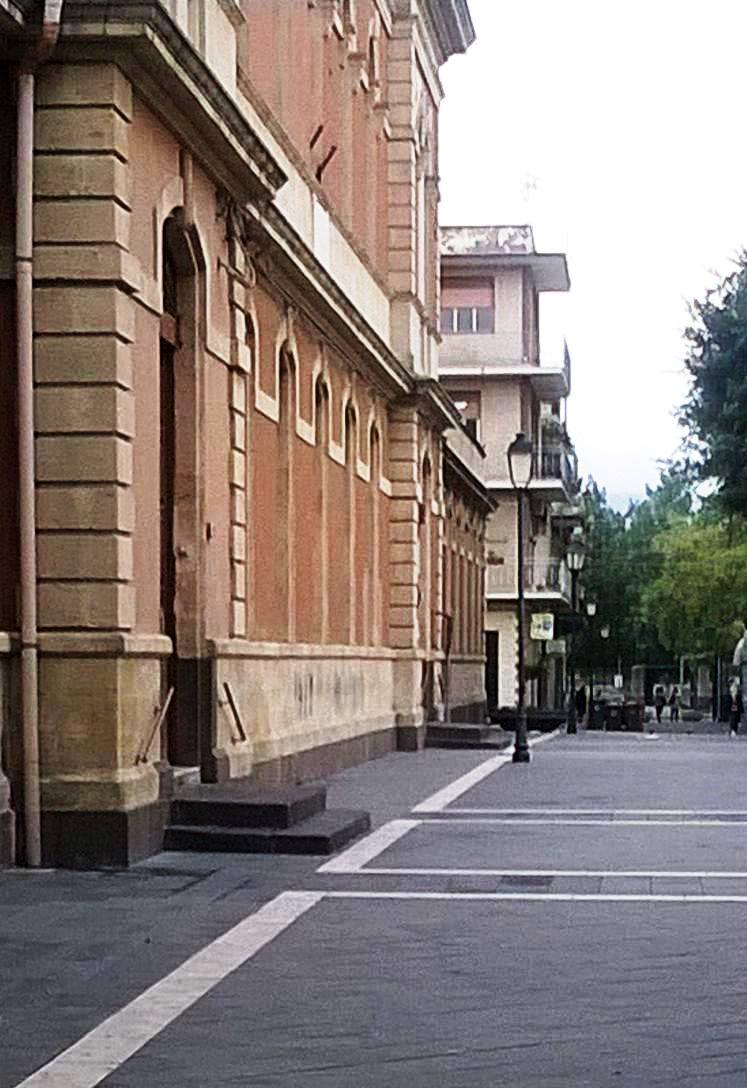 piazza-dante-scuola-francofonte-siracusa-times