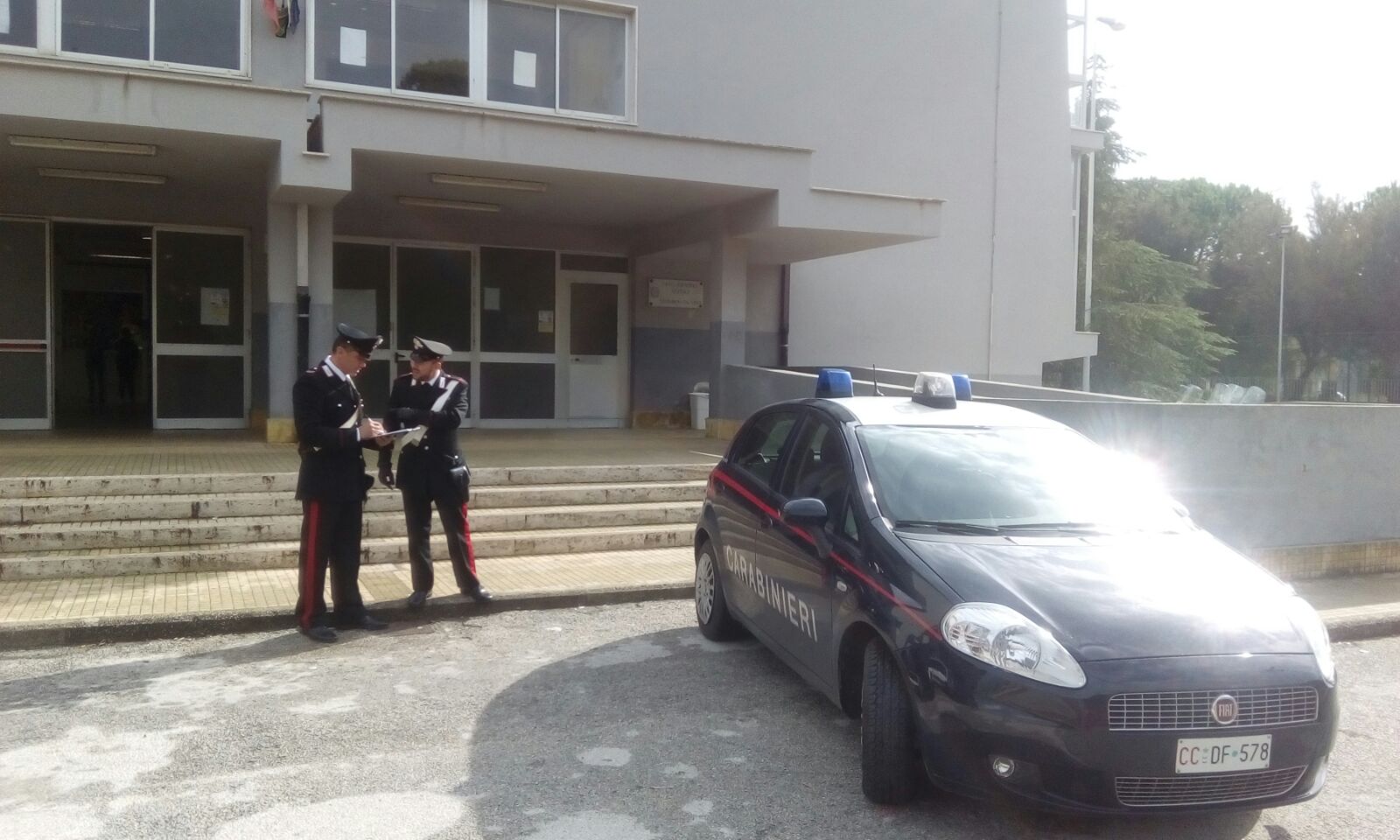 Floridia. Individuata la “baby gang” che ha messo a segno furti ai danni di istituti scolastici
