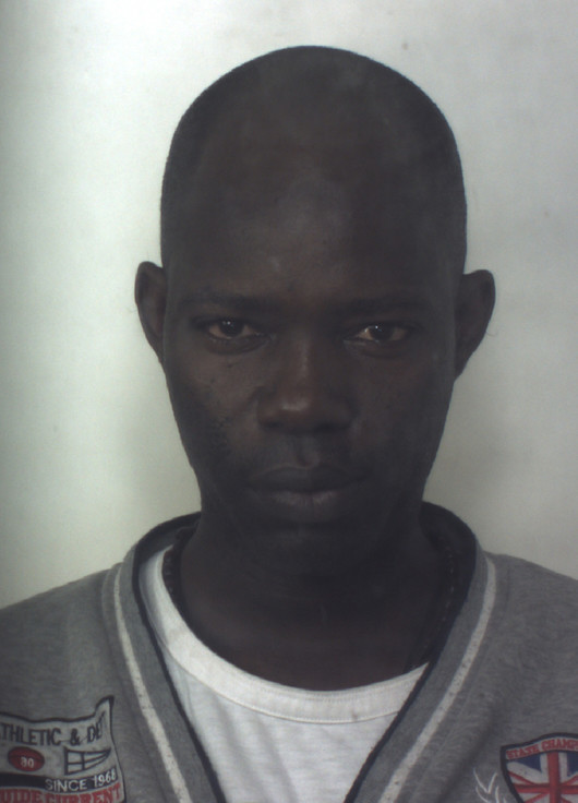 Siracusa, forza il posto di blocco dei Carabinieri: arrestato un senegalese