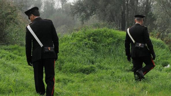 Cassibile. Danneggiano un fabbricato e vangano per i campi. Denunciati 11 extracomunitari