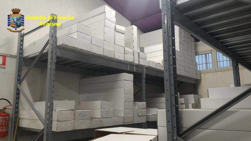 Francofonte. Ricambi auto contraffatti, maxi sequestro della Guardia di Finanza: denunciato il rivenditore