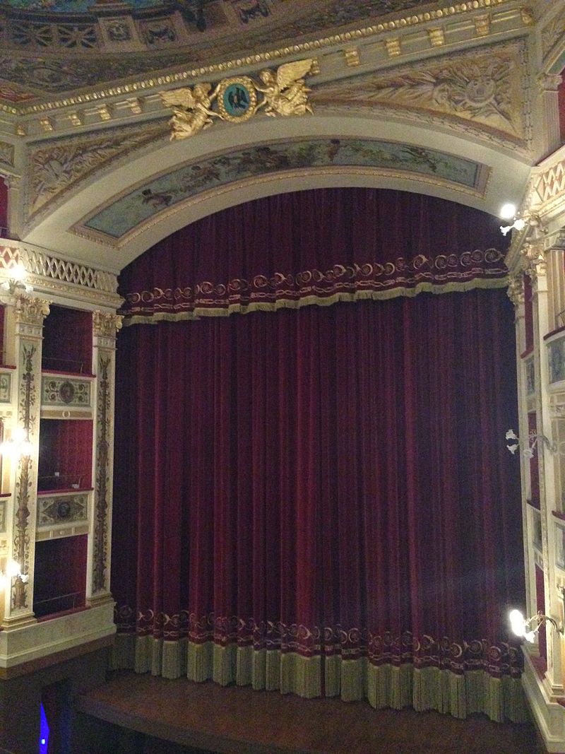 Siracusa. Il Teatro Comunale, dopo mezzo secolo di oblio si alza il sipario