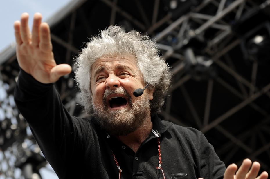 Caso Firmopoli, interviene Beppe Grillo dal suo blog: “Le firme false del PD a Siracusa. E adesso?”