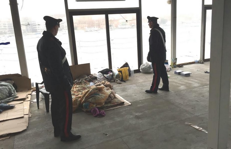 Siracusa. Degrado e violenza all’interno di un locale dismesso in Ortigia: denunciato un magrebino