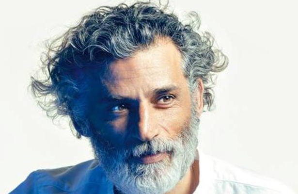 Siracusa, inizio spettacolare per il Teatro Comunale: Enrico Lo Verso recita “Uno, Nessuno e Centomila” di Pirandello