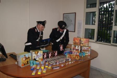 Cassibile. Detenevano illegalmente materiale pirotecnico: denunciate due persone