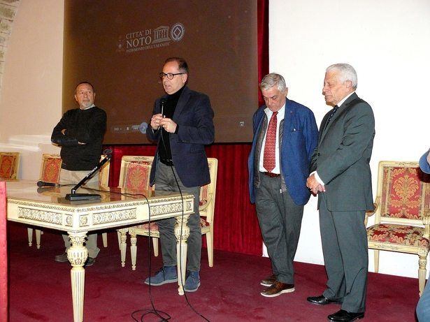 Noto. Corteo Barocco, serata di fine anno e la visita alla nuova sede. Sindaco Bonfanti: “un’emozione dietro l’altra, una realtà consolidata di questa comunità”