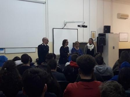 Siracusa: la Polizia di Stato e la Fondazione “Eligia e Giulia Ardita” insieme contro il femminicidio. Ieri il primo incontro al Liceo “Einaudi”