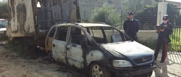 autocarro in fiamme - solarino- siracusatimes