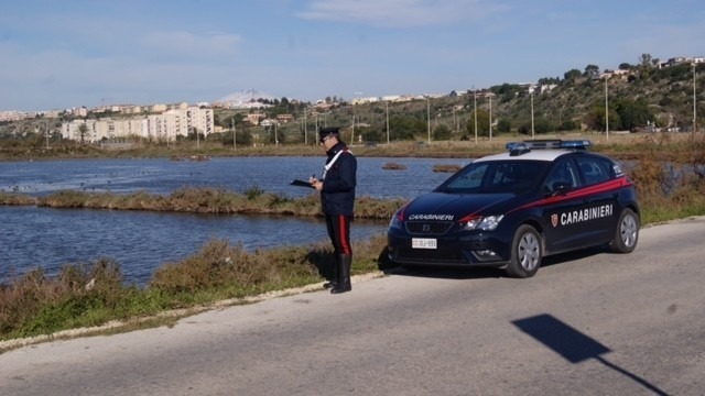 Augusta. Grida “Voglio Morire” e tenta suicidio immergendosi nelle Saline: salvato dai Carabinieri