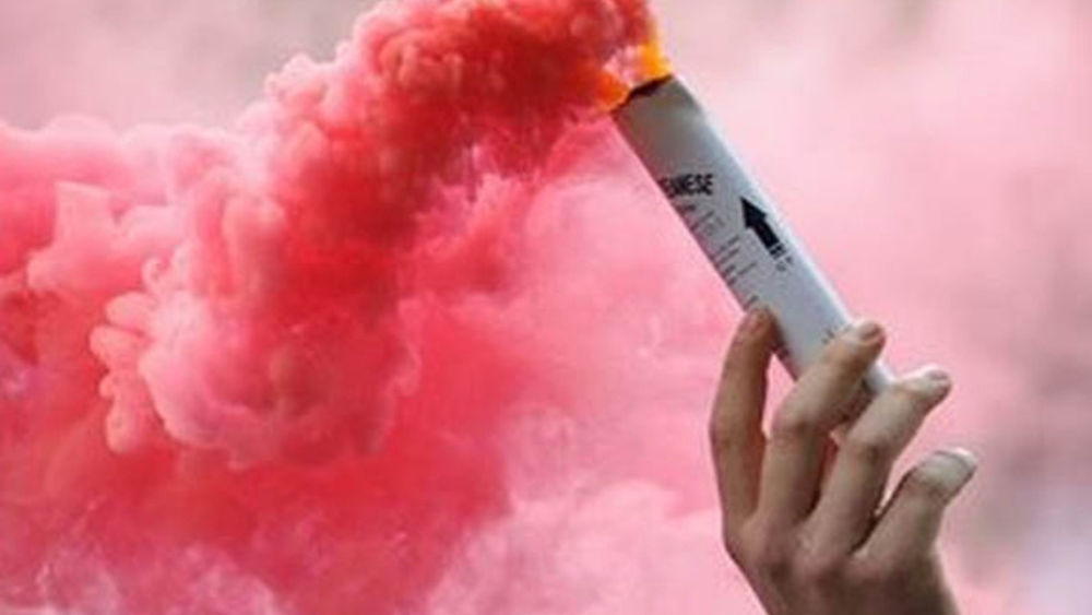 Lancio di un fumogeno nel match Siracusa-Cosenza: daspo per un giovane siracusano