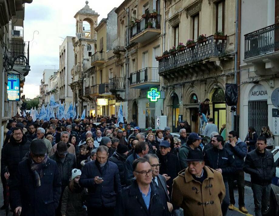 Augusta, manifestazione generale contro lo “scippo”dell’Autorità Portuale: risposta positiva della provincia