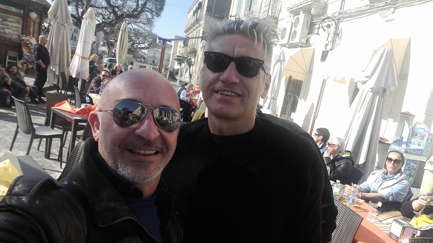 Luciano Ligabue è a Siracusa: il selfie con la rockstar in Ortigia