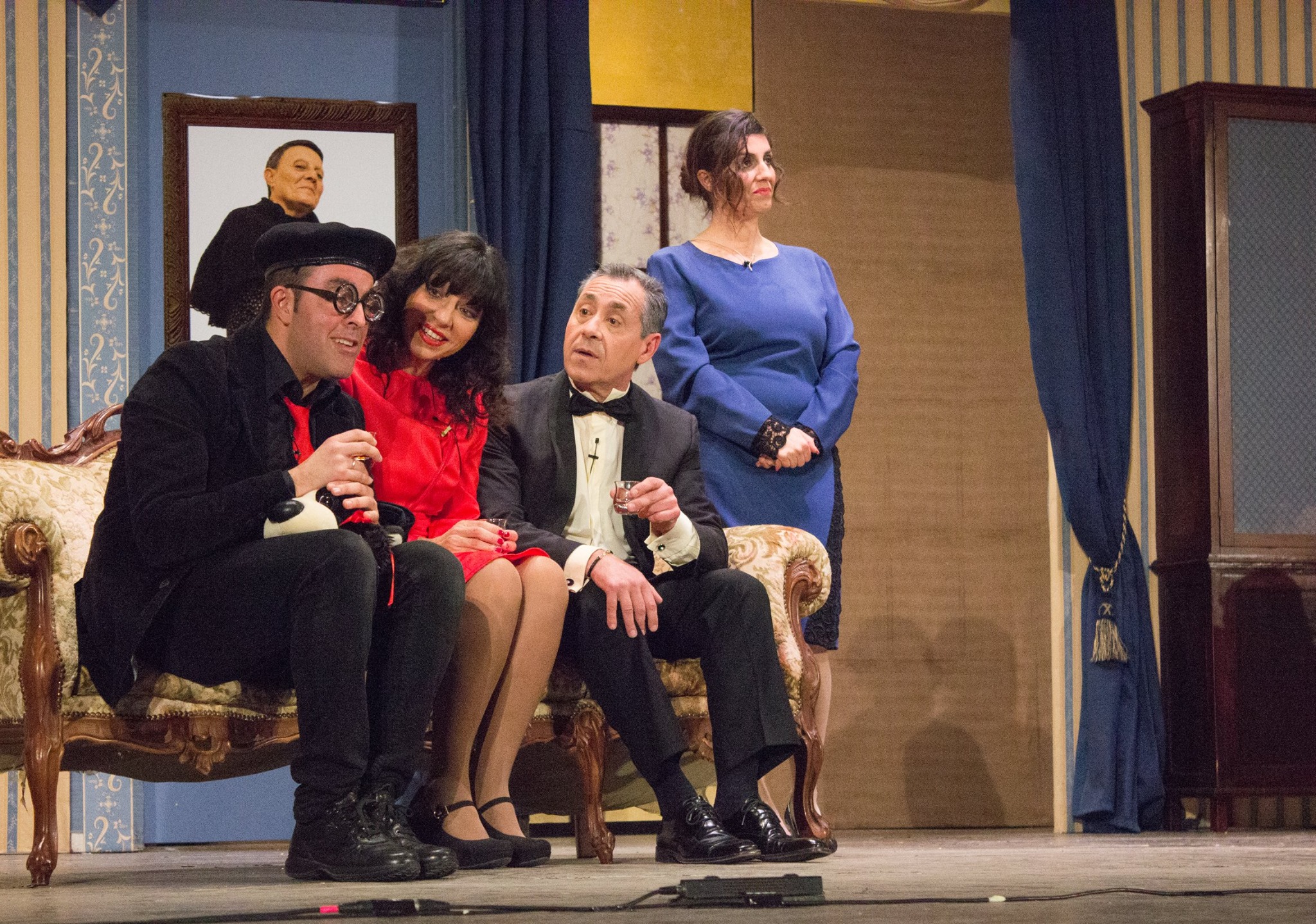 Siracusa. Applausi ed entusiasmo per la compagnia Comica, in scena con “Mizzica chi soggira”