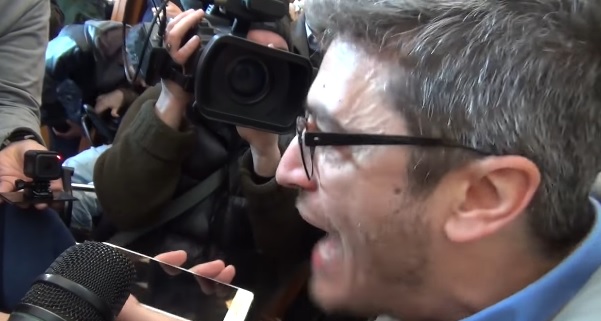 Disabili in protesta a Palazzo d’Orleans, la sfuriata di Pif a Crocetta: “Si dimetta se non riesce a trovare i soldi”