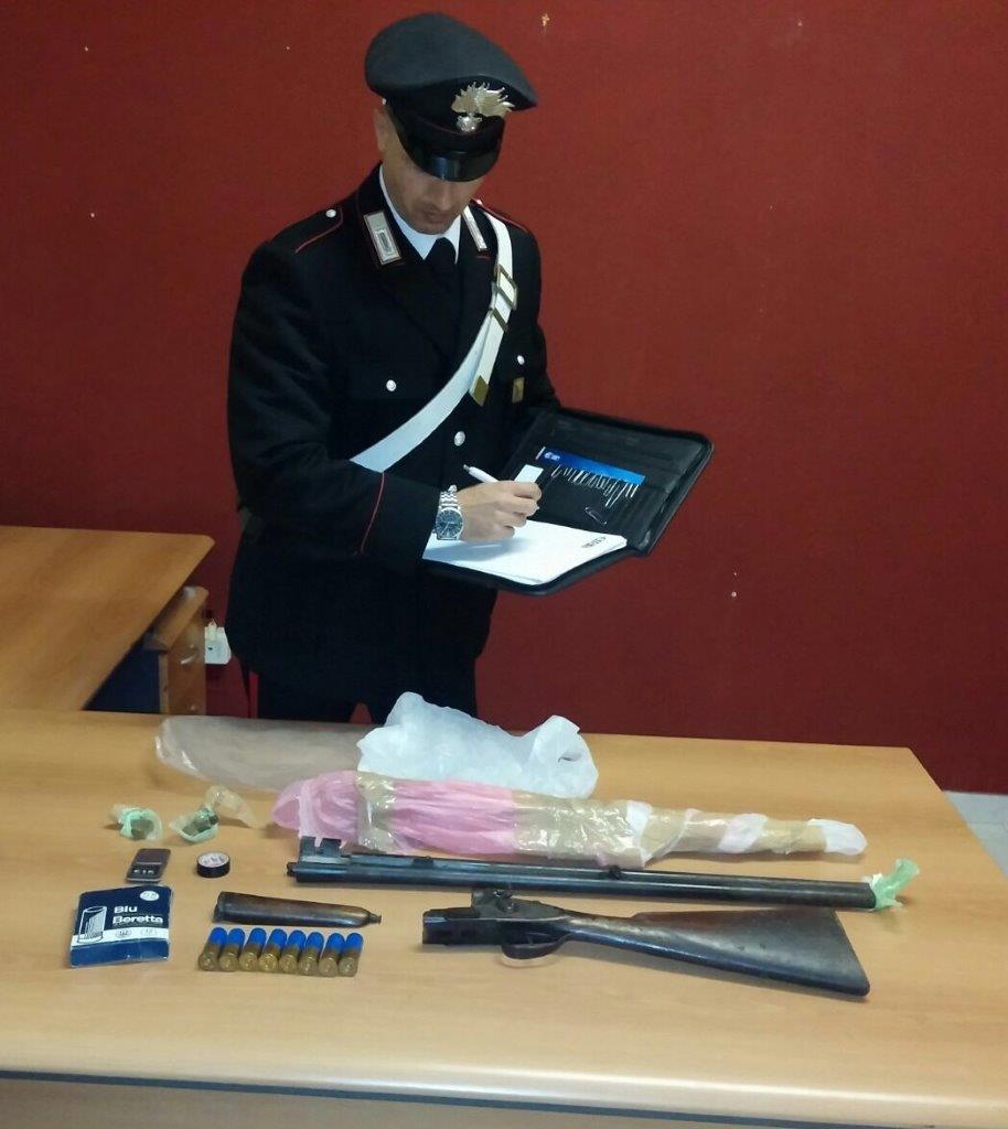Avola, nascondeva droga e armi in un terreno agricolo: arrestato