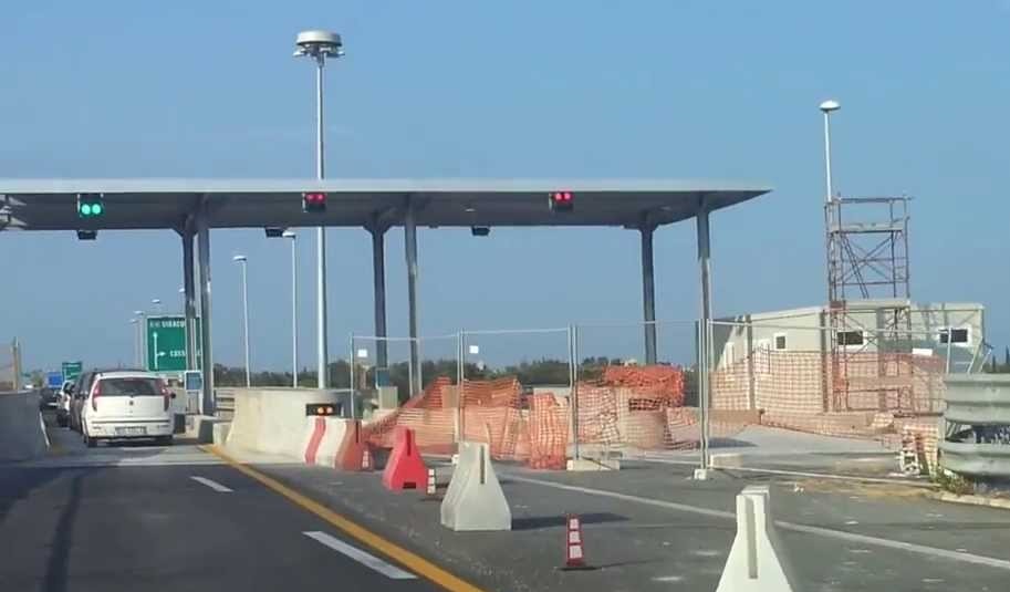 Autostrada Siracusa-Gela, lunedì gli operai bloccano i lavori: Da quasi un anno le imprese non vengono pagate