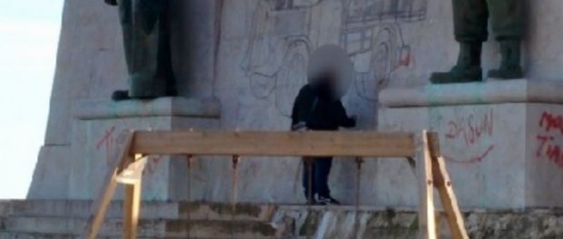monumento ai caduti vandalismo - siracusatimes