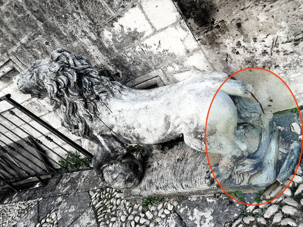 Siracusa, statua in pezzi per un servizio fotografico: cittadini “maldestri” in via delle Maestranze