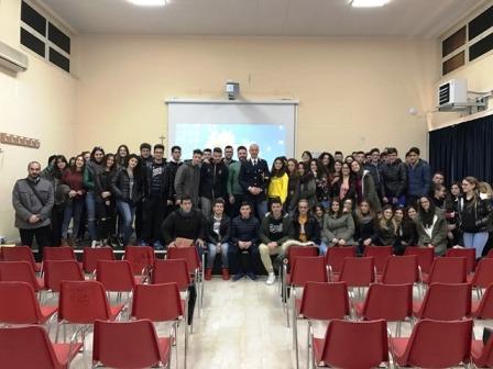 Noto, stalking e femminicidio. La Polizia di Stato incontra gli studenti degli Istituti Superiori