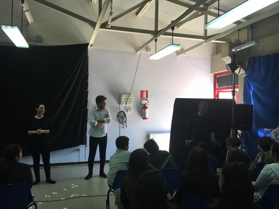 Siracusa, alla scuola “Vittorini” va in scena lo spettacolo sulla legalità: “Il silenzio è mafia…da Impastato a Manca”