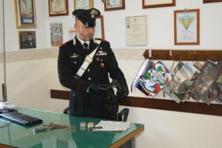 Palazzolo: deteneva illegalmente nella propria abitazione un’ arma da fuoco e relative cartucce. Arrestato un 50enne