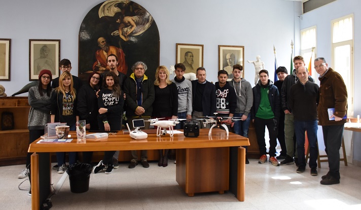 Siracusa. A scuola di drone al Liceo Artistico “Gagini” con il primo corso propedeutico rivolto agli studenti