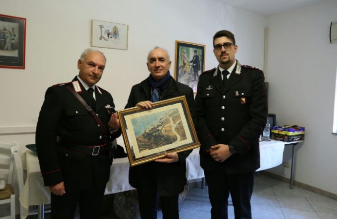 Il vescovo di Noto Staglianò incontra i carabinieri di Portopalo