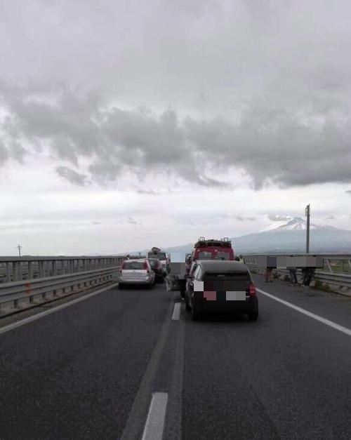 Incidente sull’autostrada Siracusa – Catania: 4 persone ferite