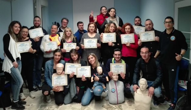 Siracusa, cultura del massaggio cardiaco e defibrillatore: “Ambiente e Salute Onlus – Salvamento Academy” forma nuovi operatori BLSD